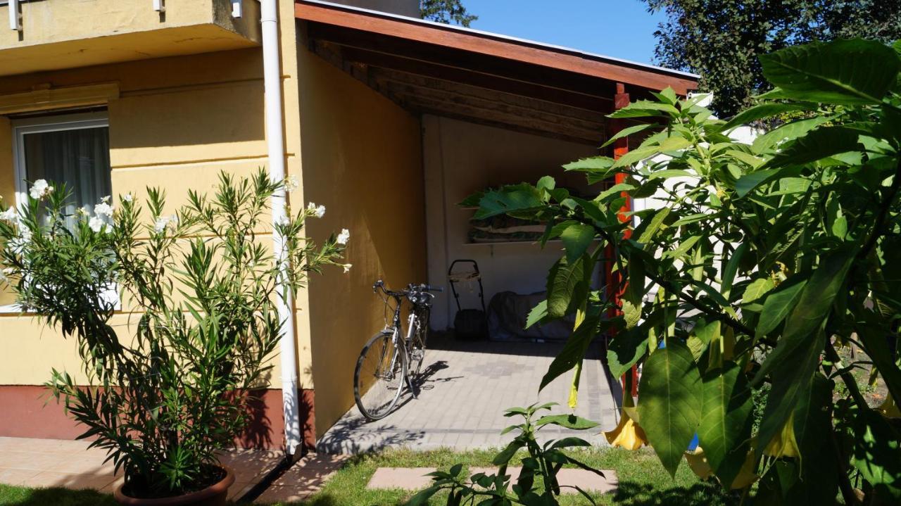 Akacia Apartment - Free Inside Parking, 2 Bedrooms, Garden, Next To Centre ブダペスト エクステリア 写真