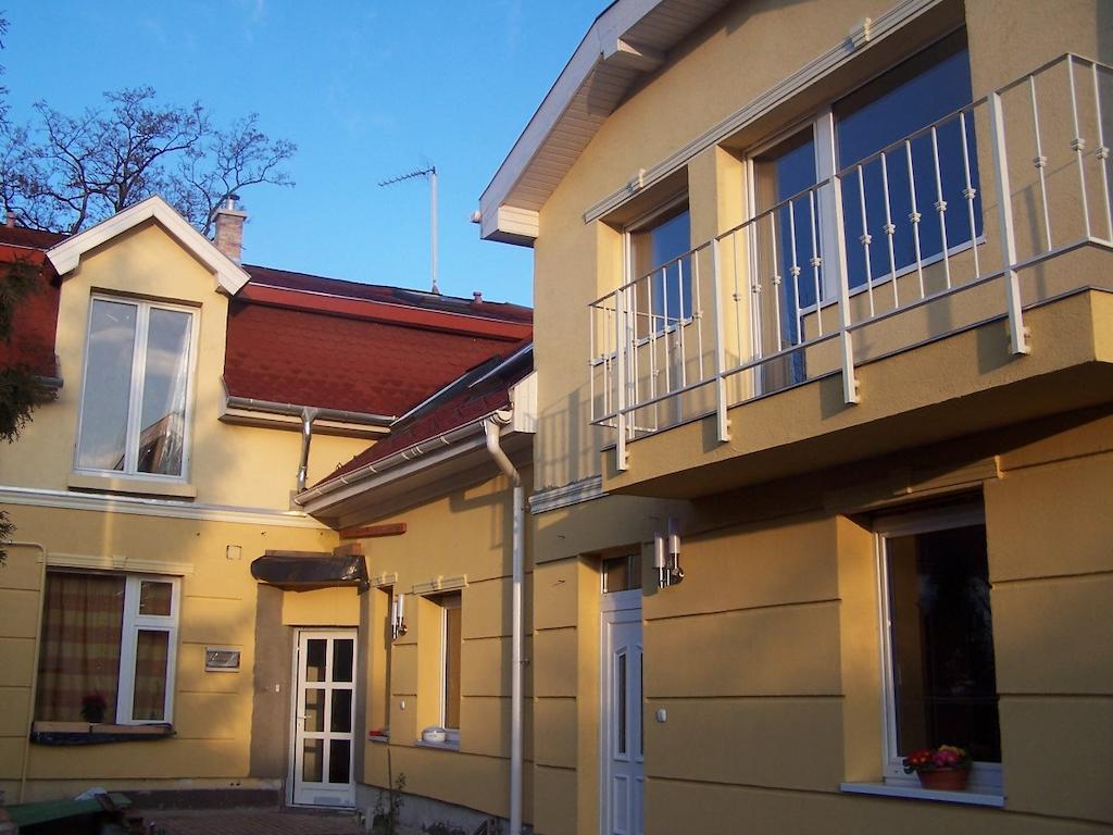 Akacia Apartment - Free Inside Parking, 2 Bedrooms, Garden, Next To Centre ブダペスト エクステリア 写真